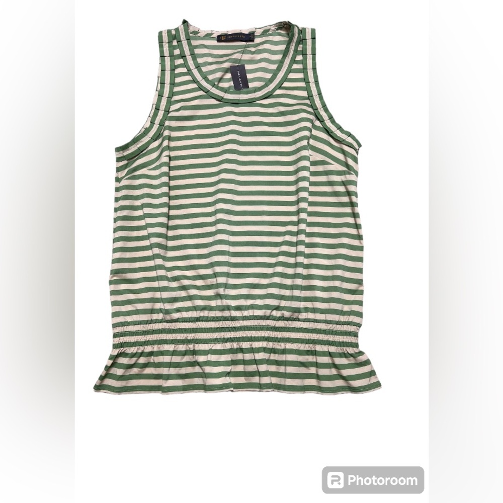 New!  Outback Red sleeveless‎ top.
